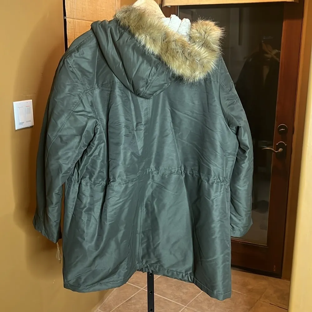 NWT Levi's Women's Performance Mid-length Parka Jacket Army Green Size 2X - Image 16