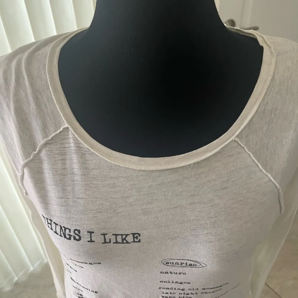 White Graphic Long Sleeve Top - Size Medium - Image 3