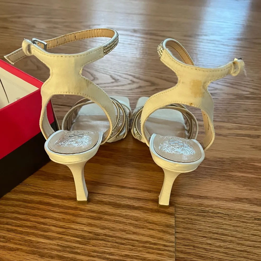 Vince Camuto heels - Image 5