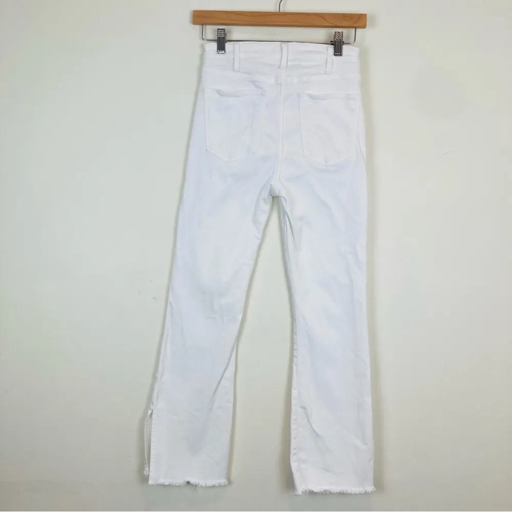 Abercrombie & Fitch ultra high rise kick flare white jeans. Size 2/26 - Image 5
