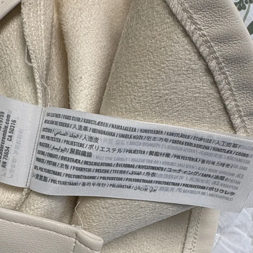 Abercrombie & Fitch Oversized Cream Faux Leather Button-Up Shirt Shacket Small - Image 5