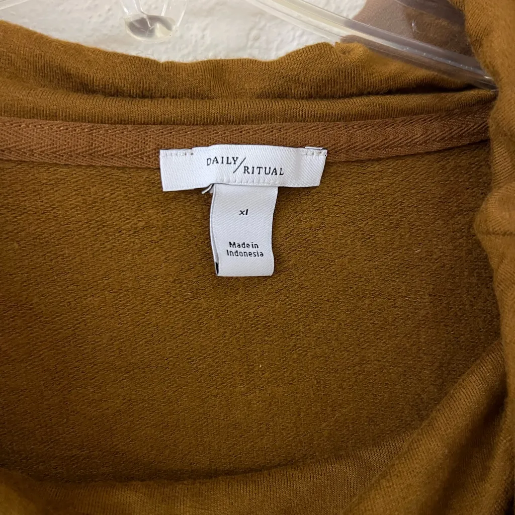 Daily Ritual Warm Brown Mockneck tunic Size XL - Image 3