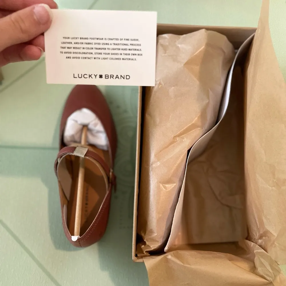 Lucky Brand Women's Albajane Mary Jane Ballet Flat Gold Accent in Henna sz 7.5 M - Image 4