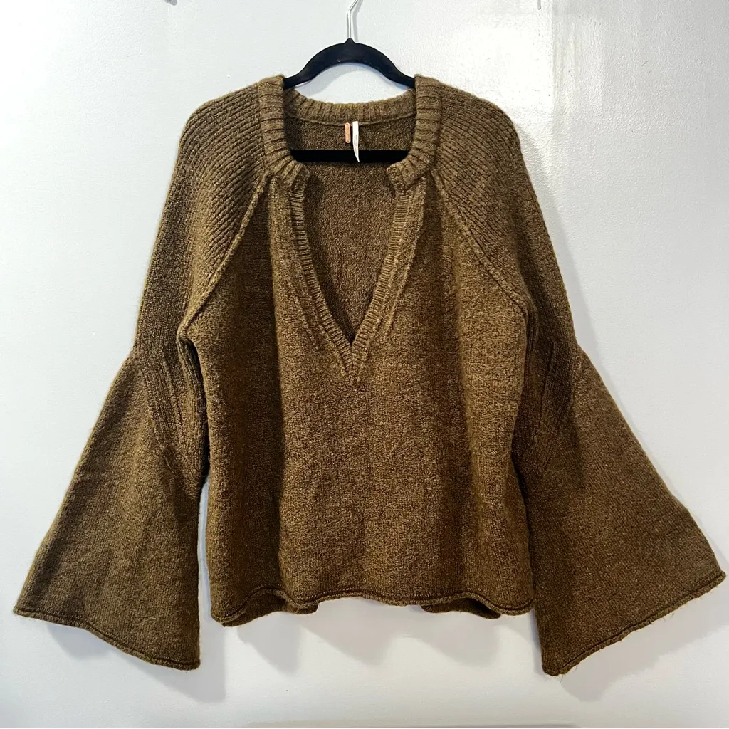 Free People Lovely Lines Bell Sleeve Sweater Green Boho Casual Cozy Knit Size M - Image 5