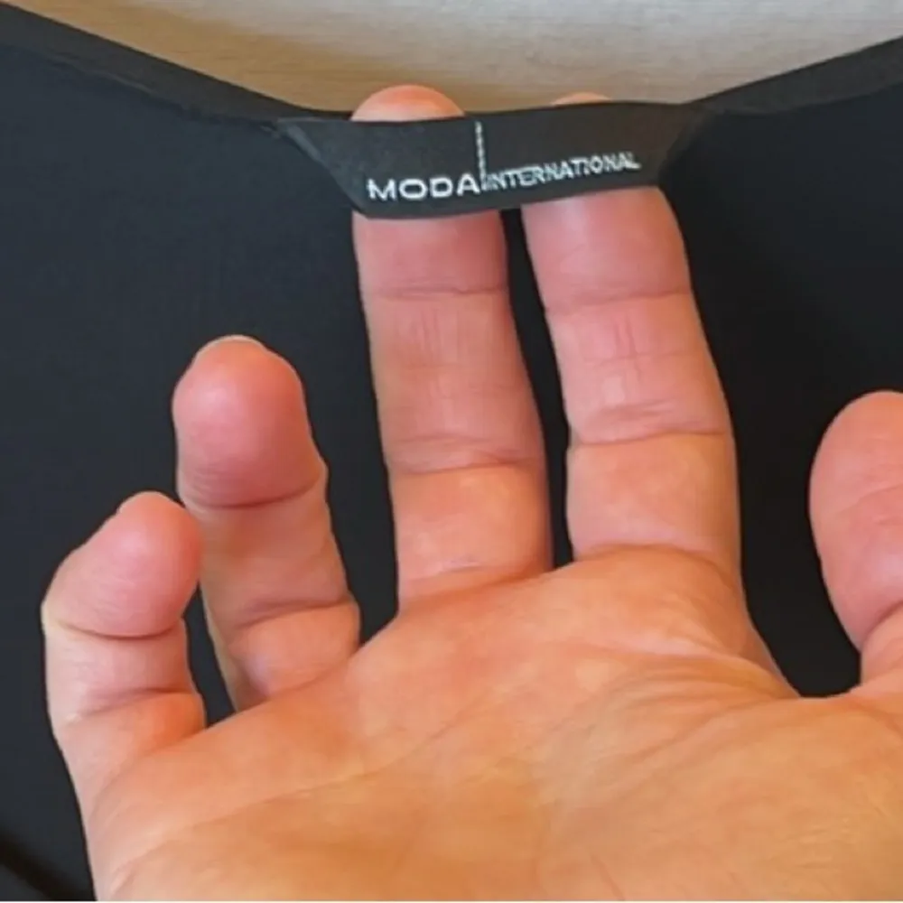 Black Silky Dress Wrap Chest Form Fitting - Image 7