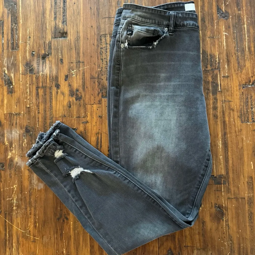 KanCan 1XL Skinny Jeans Light Black Faded Wash Distressed Raw Hem Stretch Denim Gray Size undefined - Image 4
