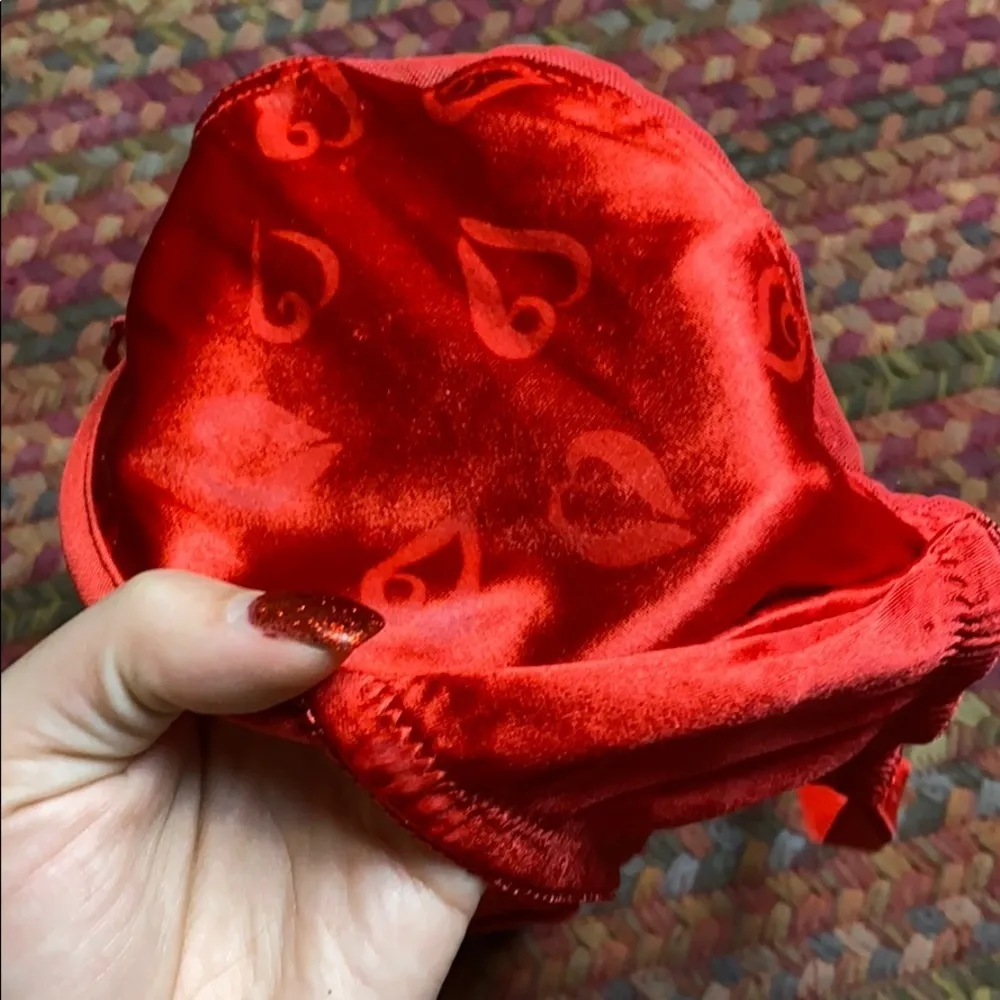 VINTAGE RED HEART MESH VICTORIAS SECRET UNDERWIRE BRA Size undefined - Image 5