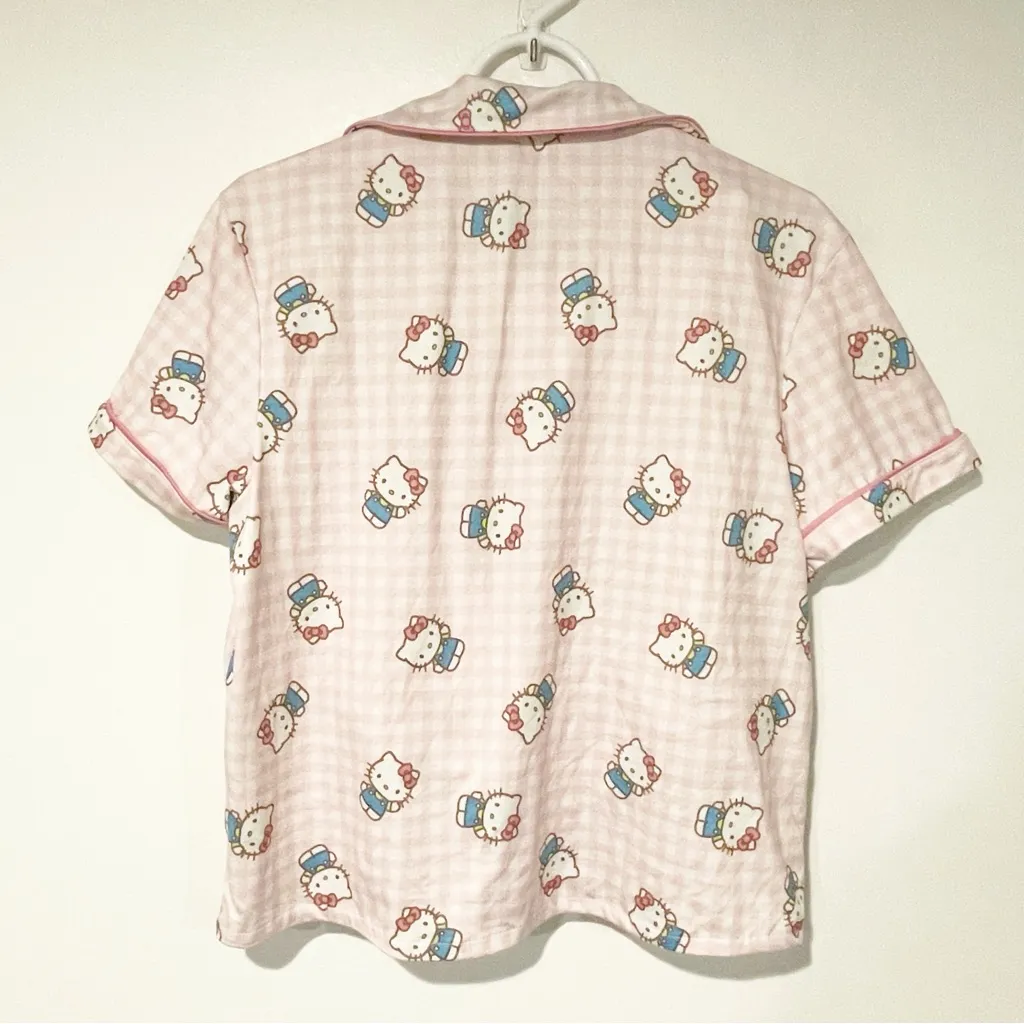 Hello‎ Kitty Size Medium Pajama Set Pink Shorts Button Front Top Ladies - Image 4