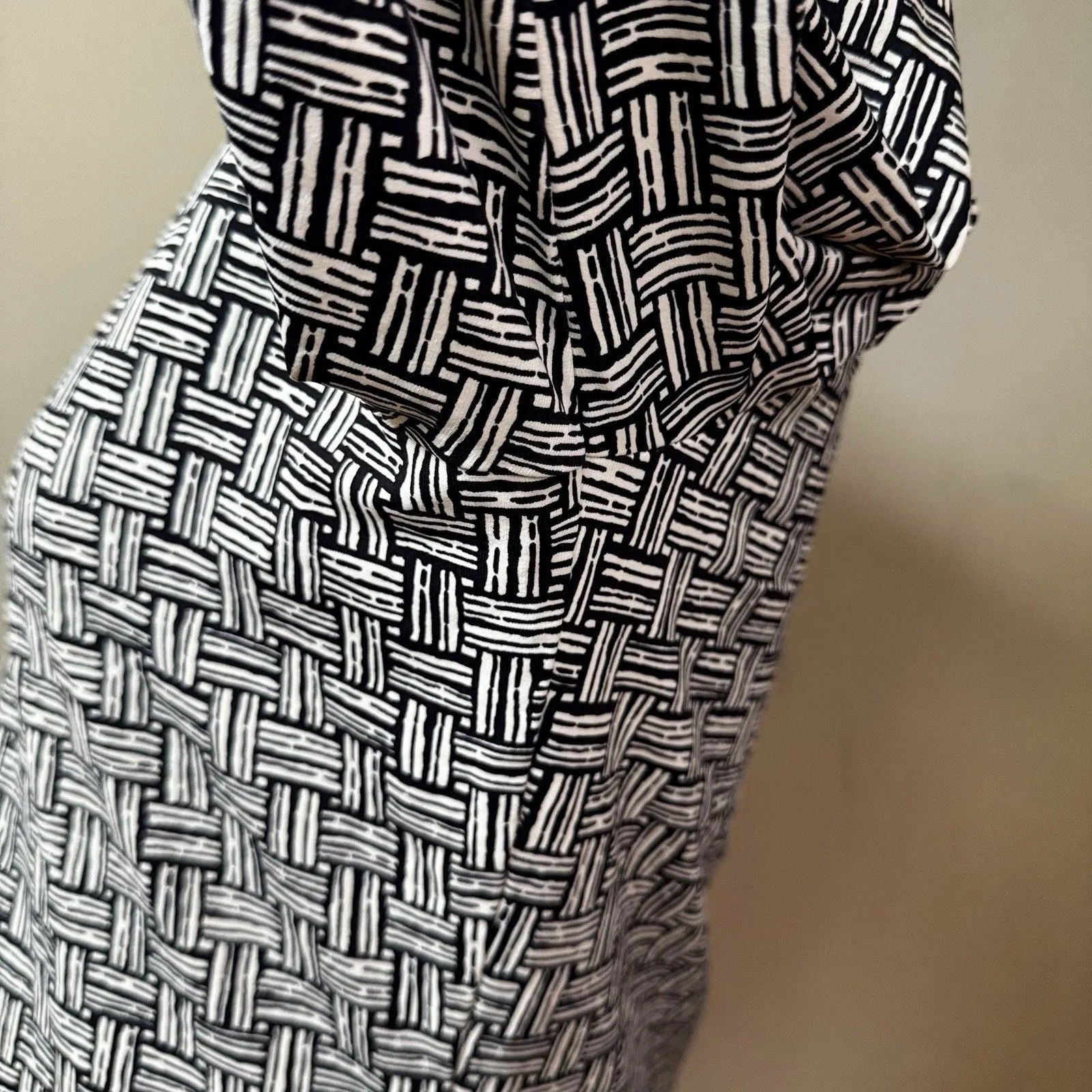 J. McLaughlin Catalina Top 3/4 Sleeve S V-neck Geometric Weave Preppy Chic - Image 14