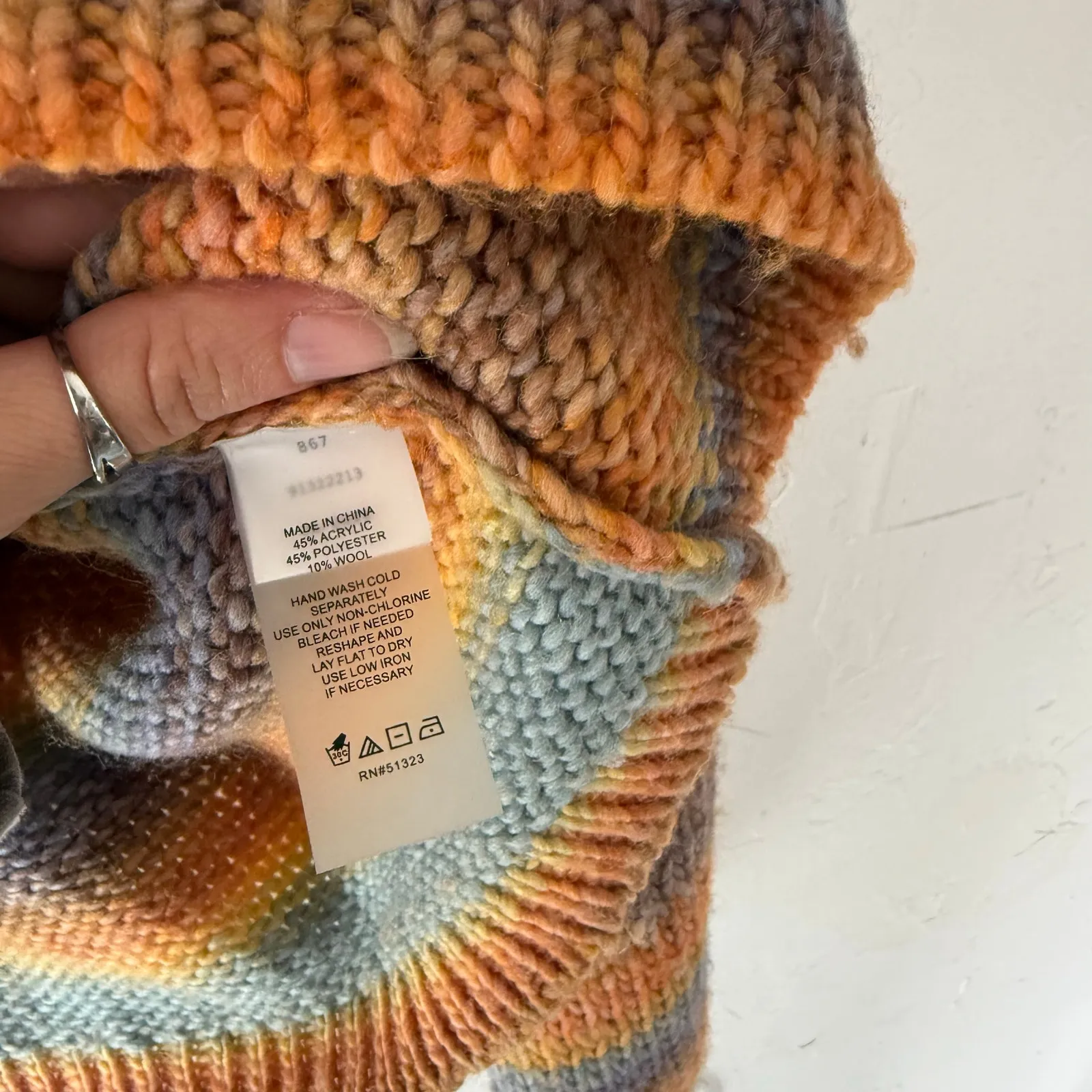 Vince Camuto Size Medium Rainbow Earth Tones‎ Cable Knit V Neck Sweater - Image 5