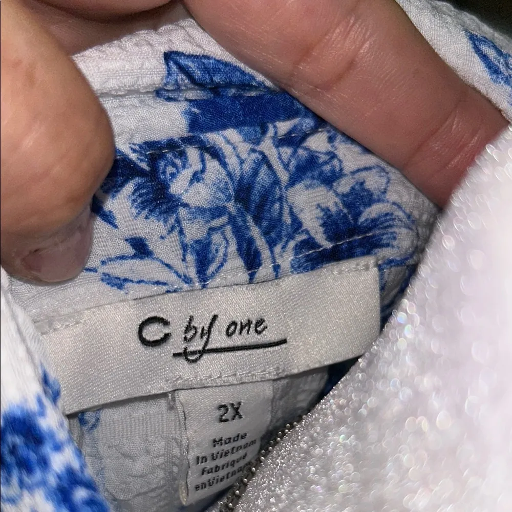 Floral Blue and White Women's Blouse Size XXL - Image 9