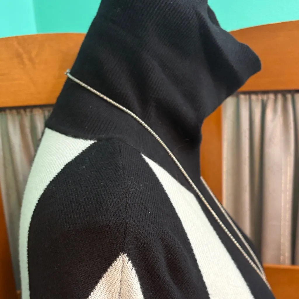 Ellen Tracy Black and White Zigzag Turtleneck sleeved Poncho - Image 5