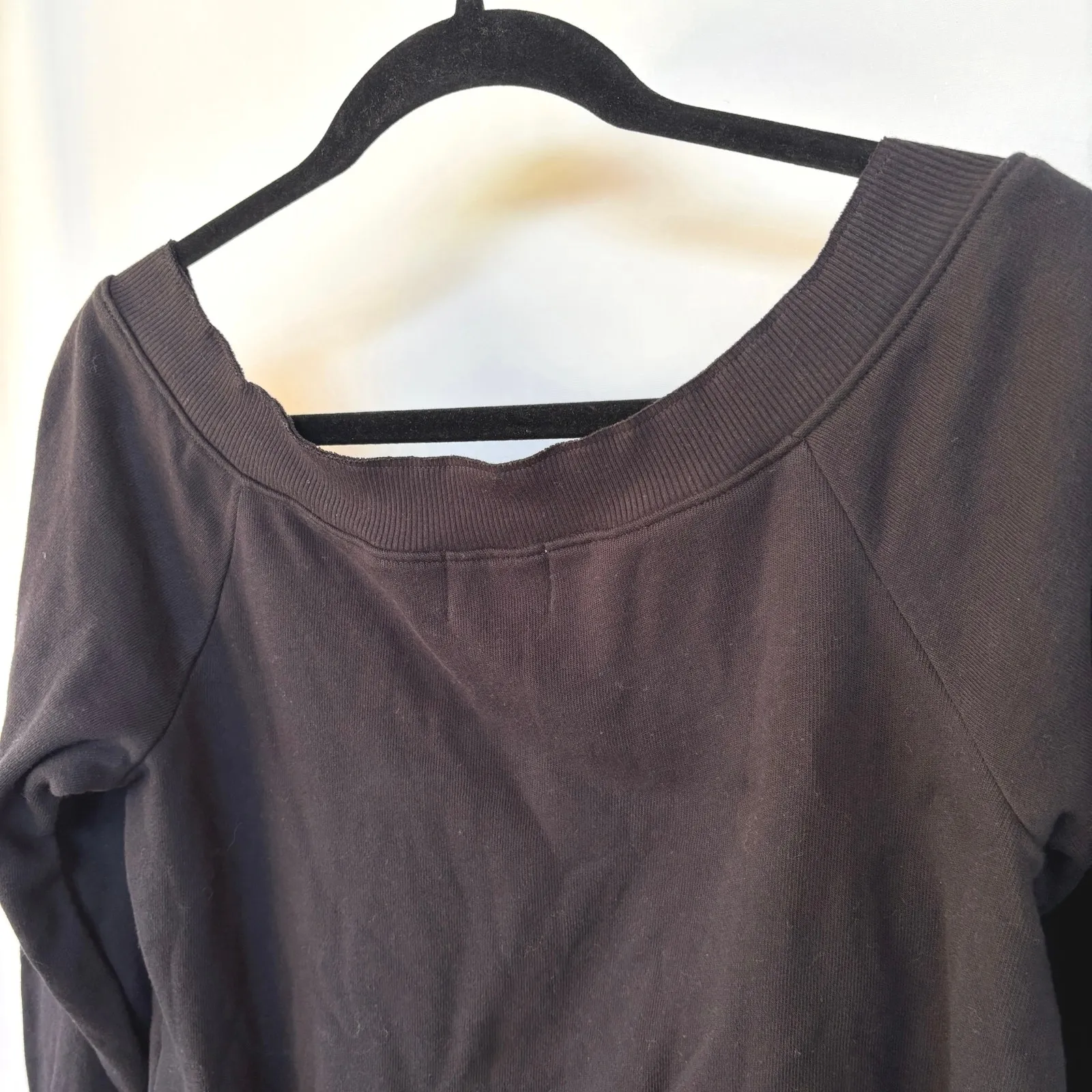 Nation Wyatt V-Neck Black Sweatshirt Classic Varsity Lounge Quiet Luxury Small - Image 5