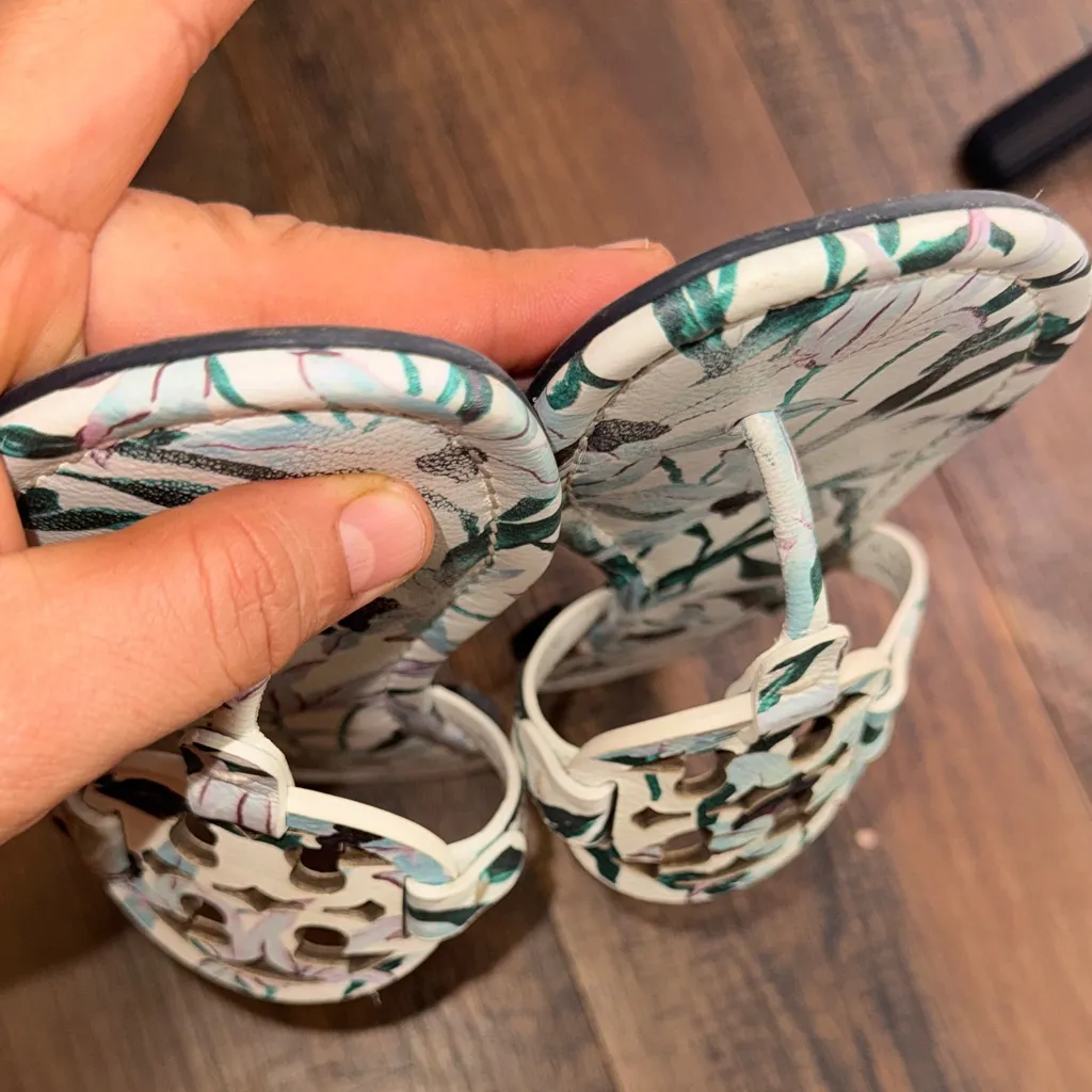 Tory Burch Cream and Green Patterned Sandals - Image 8