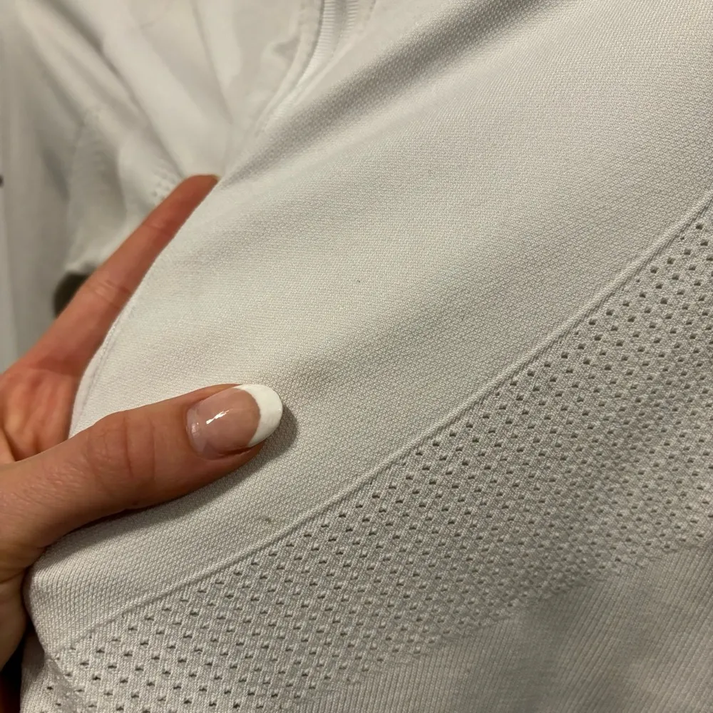 Lululemon  Ventilate Jacket White / Grey - Image 11