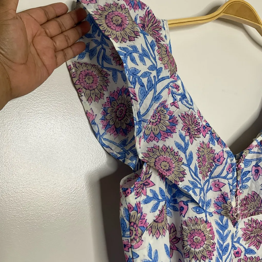 J. Crew Ruffle V-Neck Top Floral M - Image 4