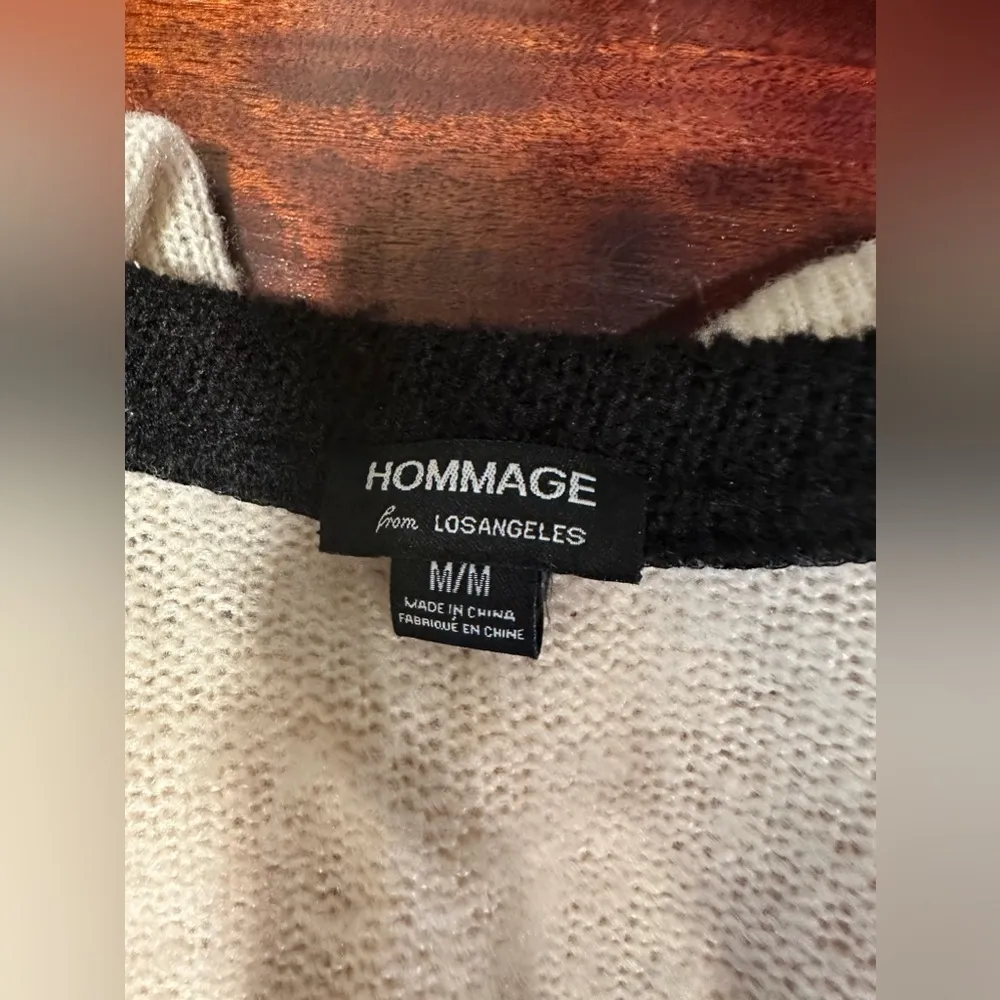 EUC Homage WOMAN SWEATER BICOLOR BLACK TRIM AND CREAM Pocket accent gold Sz M Size M - Image 4