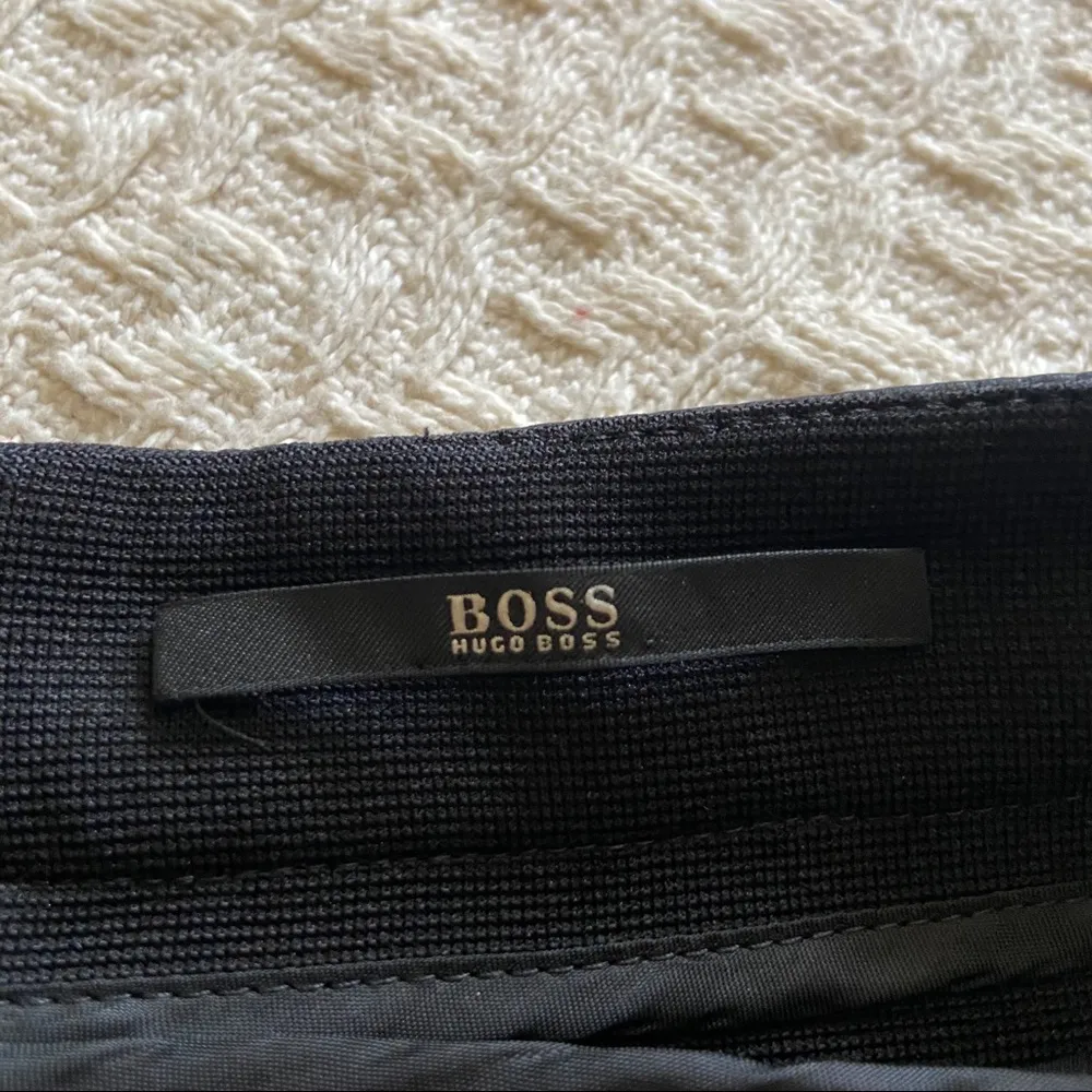 Boss Hugo Boss  Skirt Size 2 Knee Length Black - Image 5