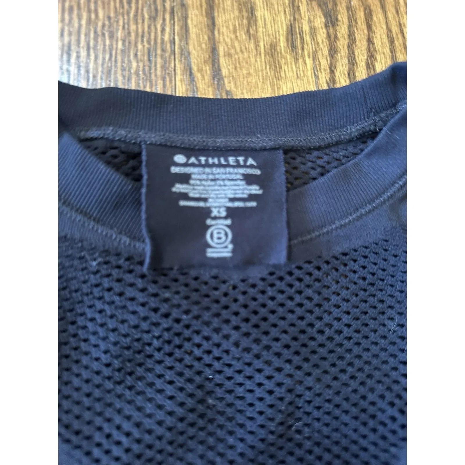 Womens Athleta Oxygen Activewear Black Mesh‎ Detail Workout Tank Top Size XS EUC - Image 2