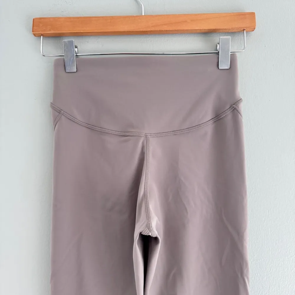 Lululemon Base Pace High-Rise Reflective Crop 23" - Image 10