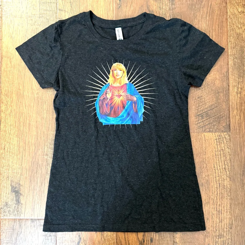 Next Level Apparel Taylor Swift  “Divine” tissue tee, size S, NWOT - Image 3