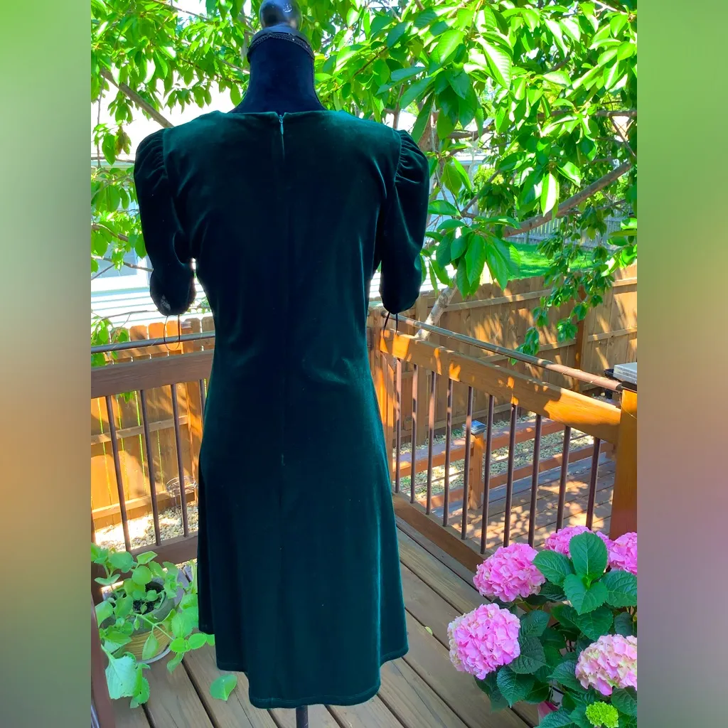 Pretty velvet dress 💚💚💚 - Image 9