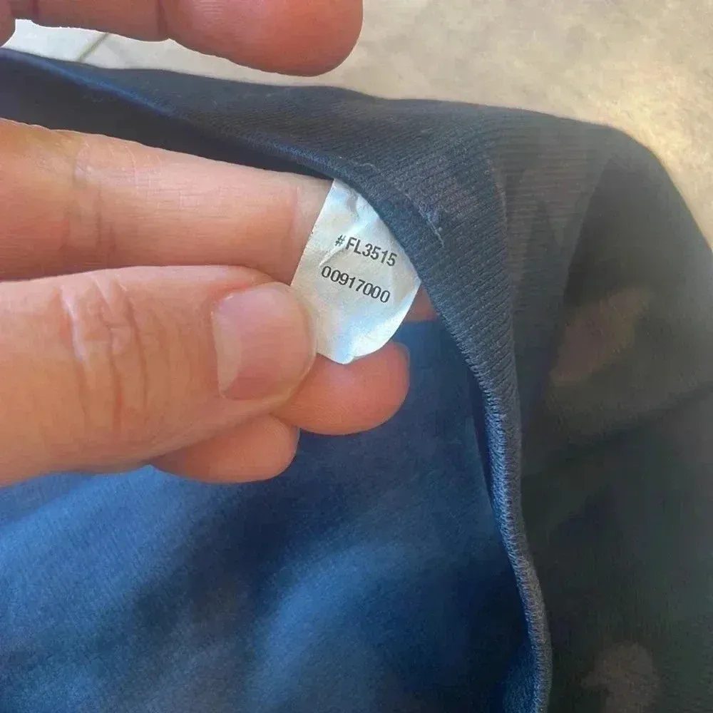 SPANX Look at Me Now Seamless Cropped Leggings Black Camo Sz M - Image 10