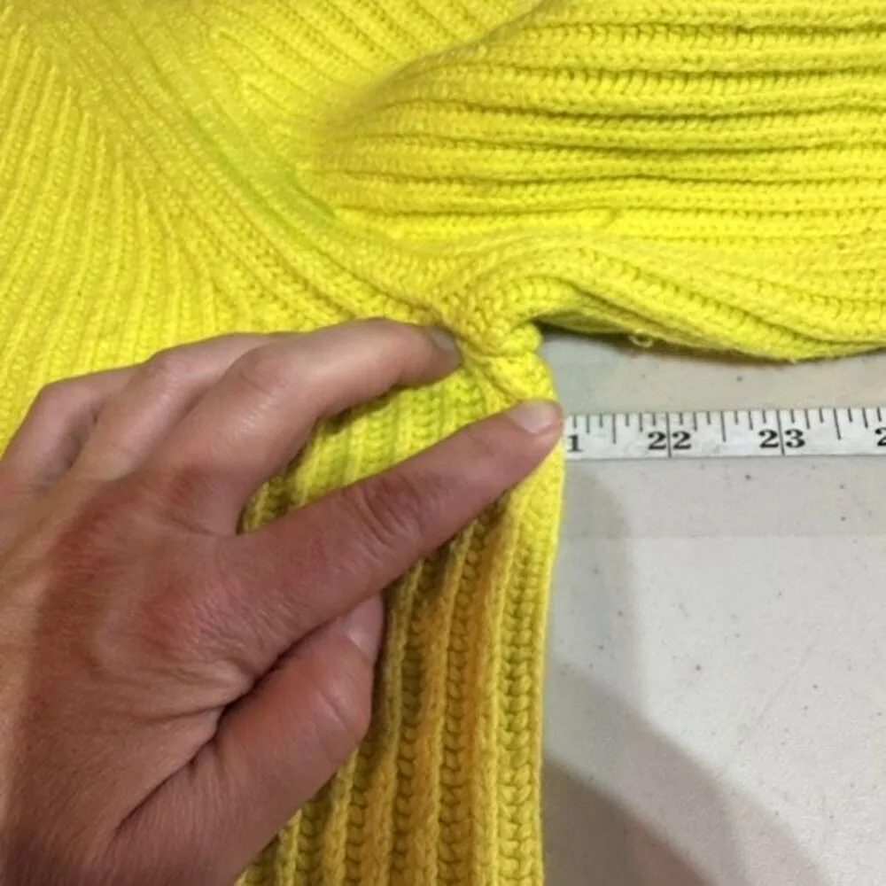 Banana Republic Women's Thick Chunky High Crew Neck Sweater Neon Yellow‎ Medium - Image 9