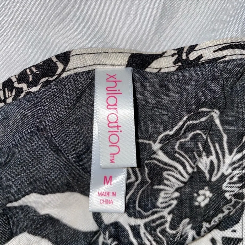 Front Tie Floral Crop Top - Image 3