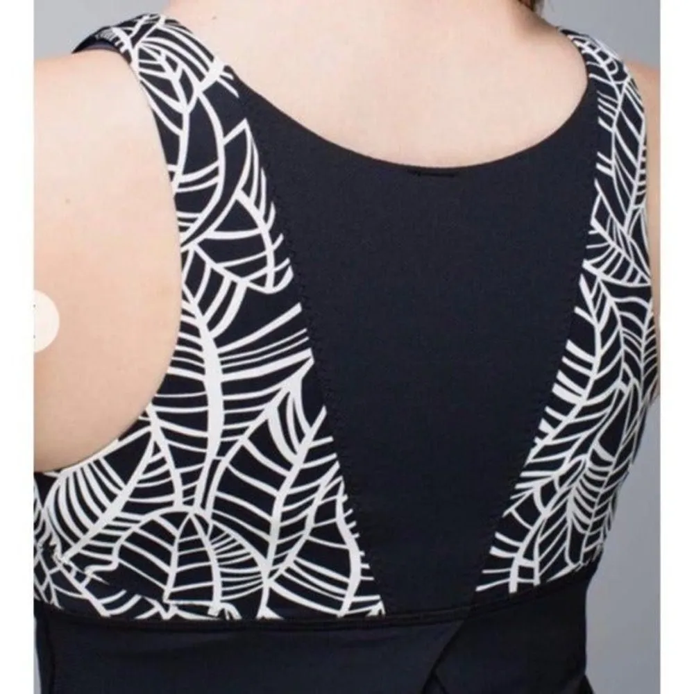 Lululemon Run: Ta Ta Topper Size 4 - Image 4