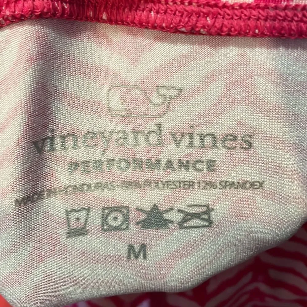 Vineyard Vines Island Whale Tail Performance Crop Leggings - Image 5