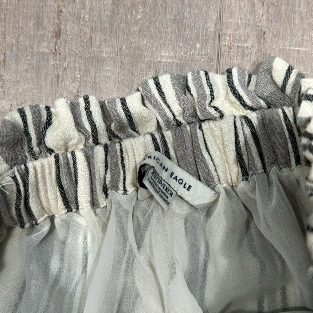 American Eagle Women's Blue White Striped Paper-bag Scrunch Linen Shorts XS - Image 3