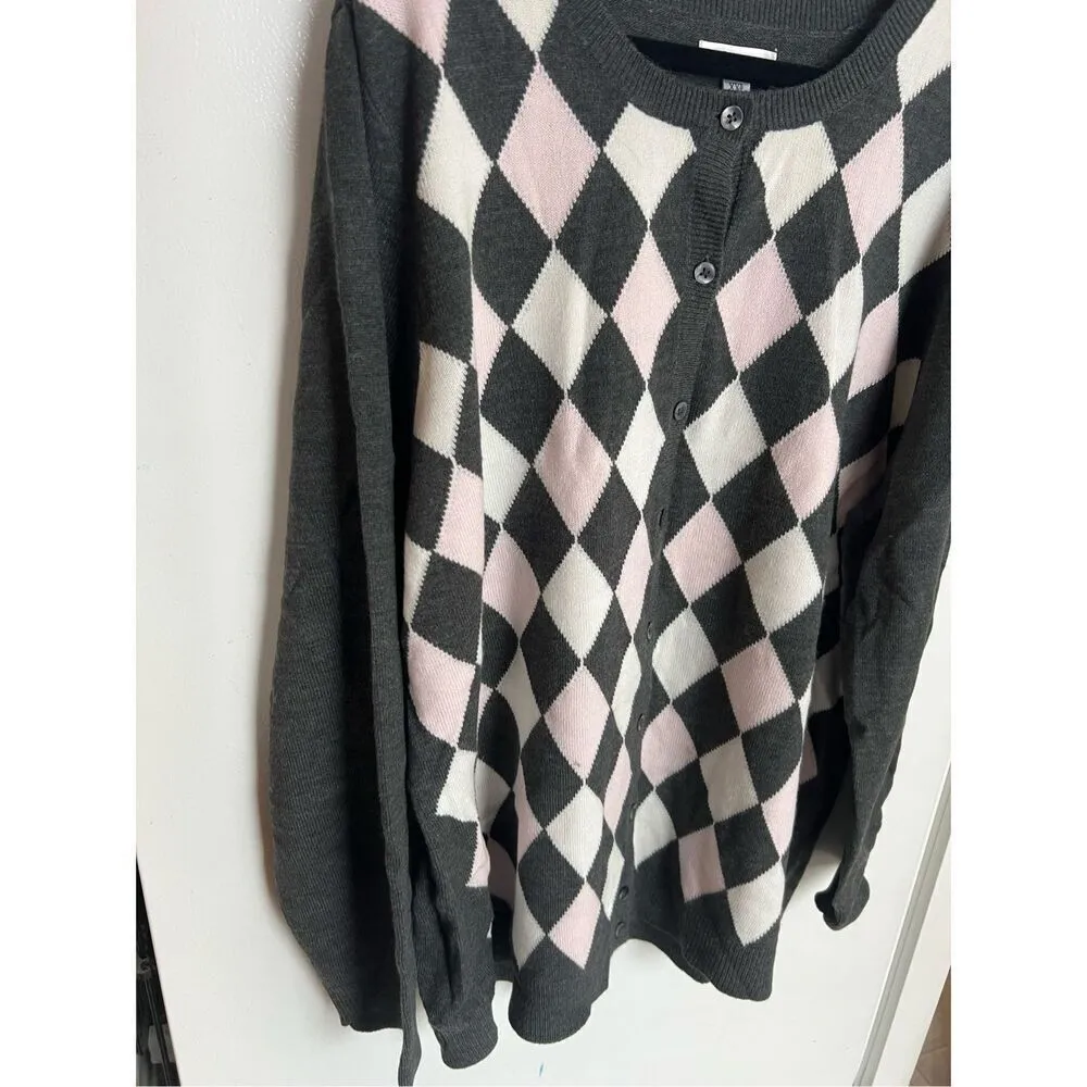 Croft & Barrow Grey With Pink & White Patterned Front Button Up Cardigan Woman’s - Image 2