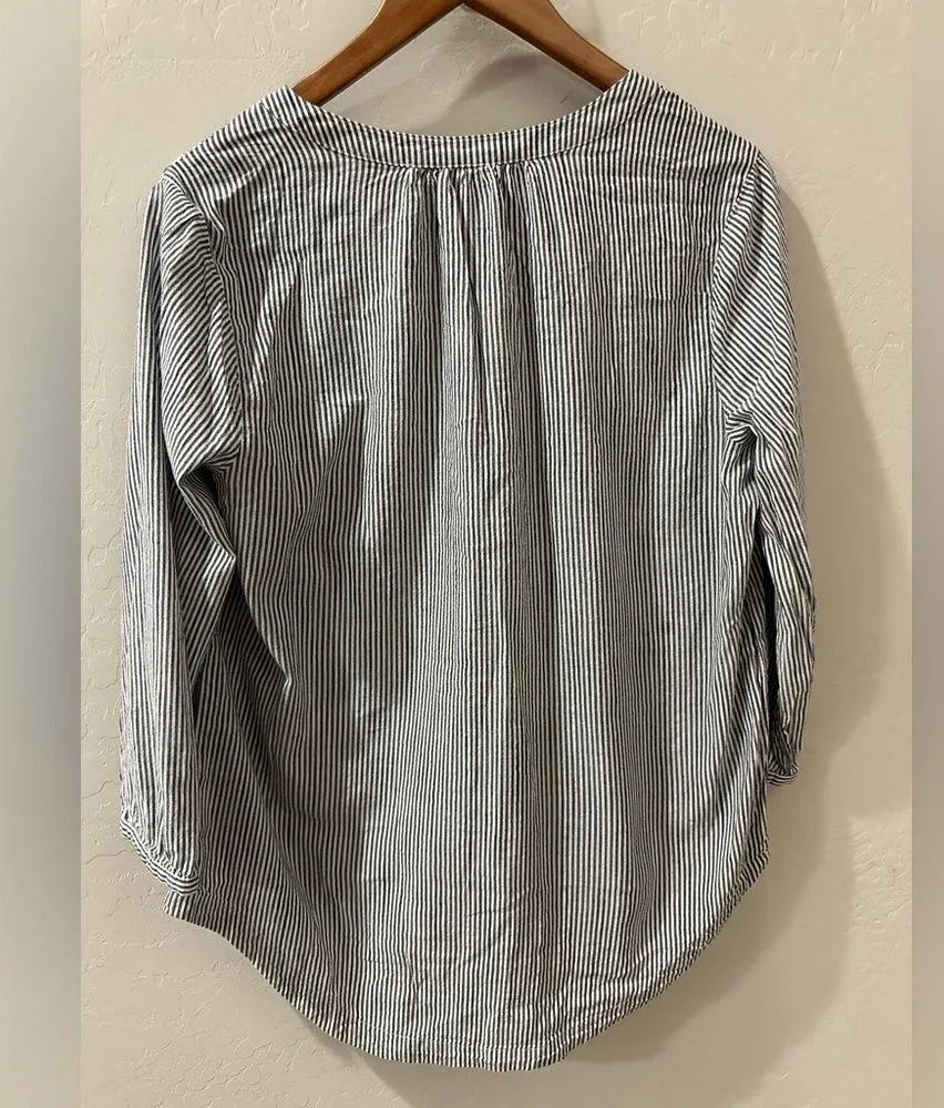 St. John's Bay Woman's Navy Blue & White Striped Top Size M - Image 2