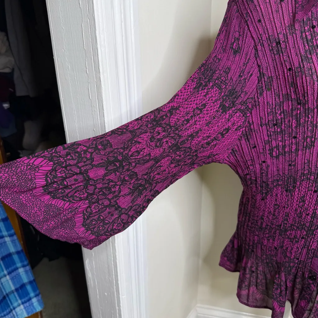 Y2K Fashion Bug Crinkle Fabric Top Blouse V Neck Button Up Sz 4X but Meas Small - Image 4