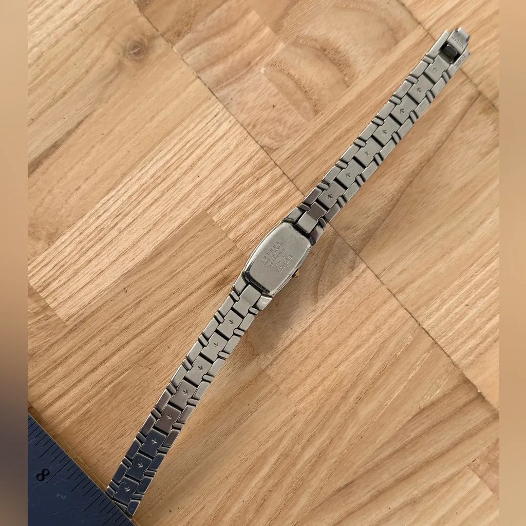 Seiko Rare Curved Crystal Vintage Watch Light Blue Dial Two-Tone Bracelet - Image 11