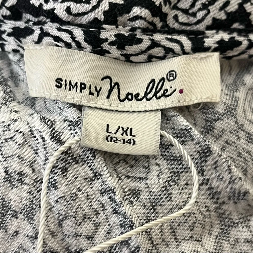 Simply Noelle Sleeveless Swing Dress Ruffle Neck Keyhole Back Black White L/XL - Image 3