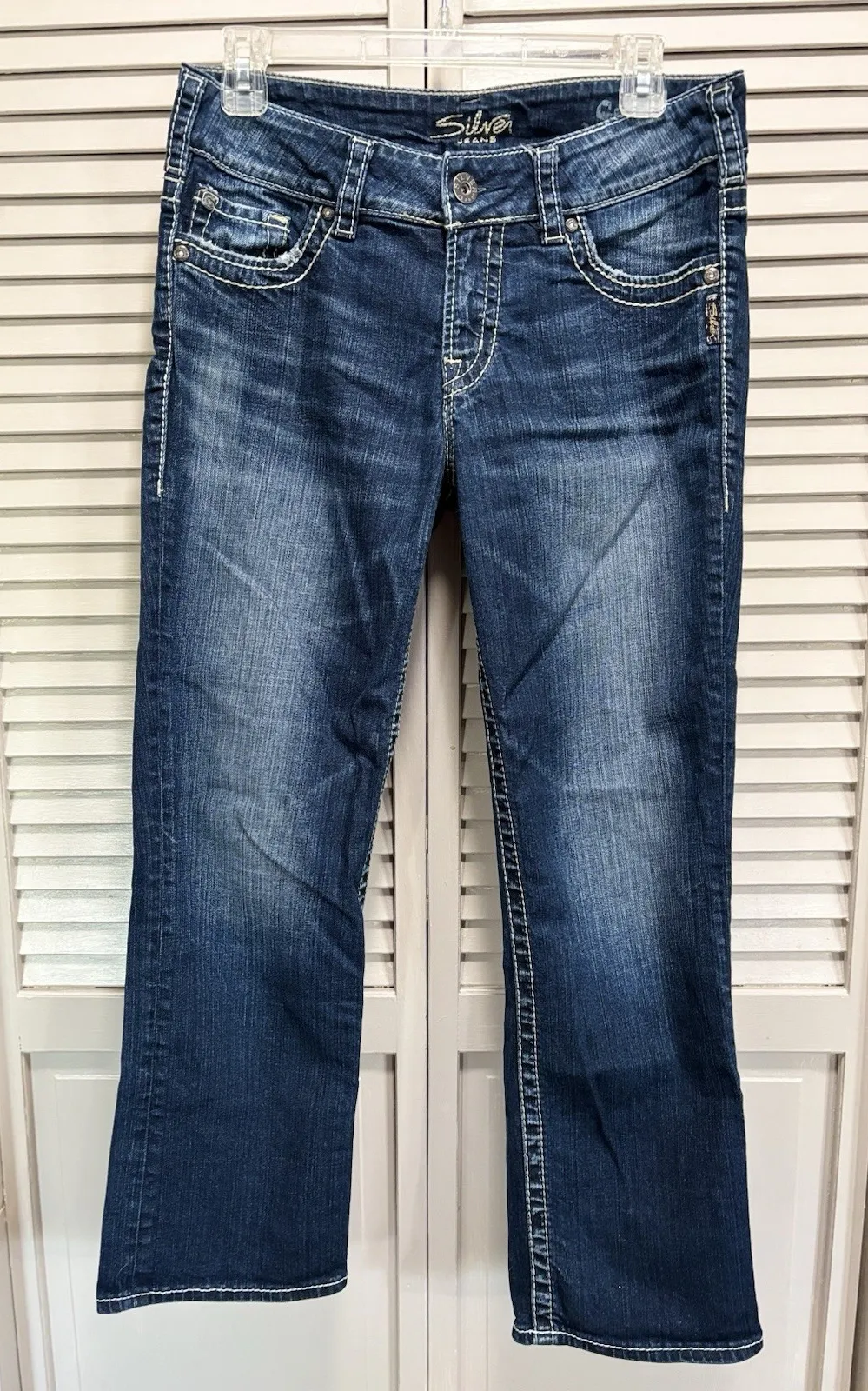 Silver Jeans Suki Capri Low Rise Straight Dark Stitching Size 29 Embroidery - Image 1