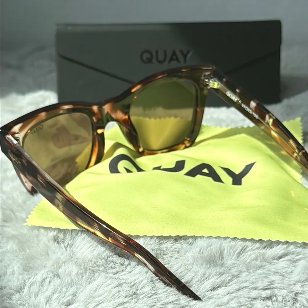 Quay Tortoise Shell Sunglasses with Polarized Lenses - Image 6