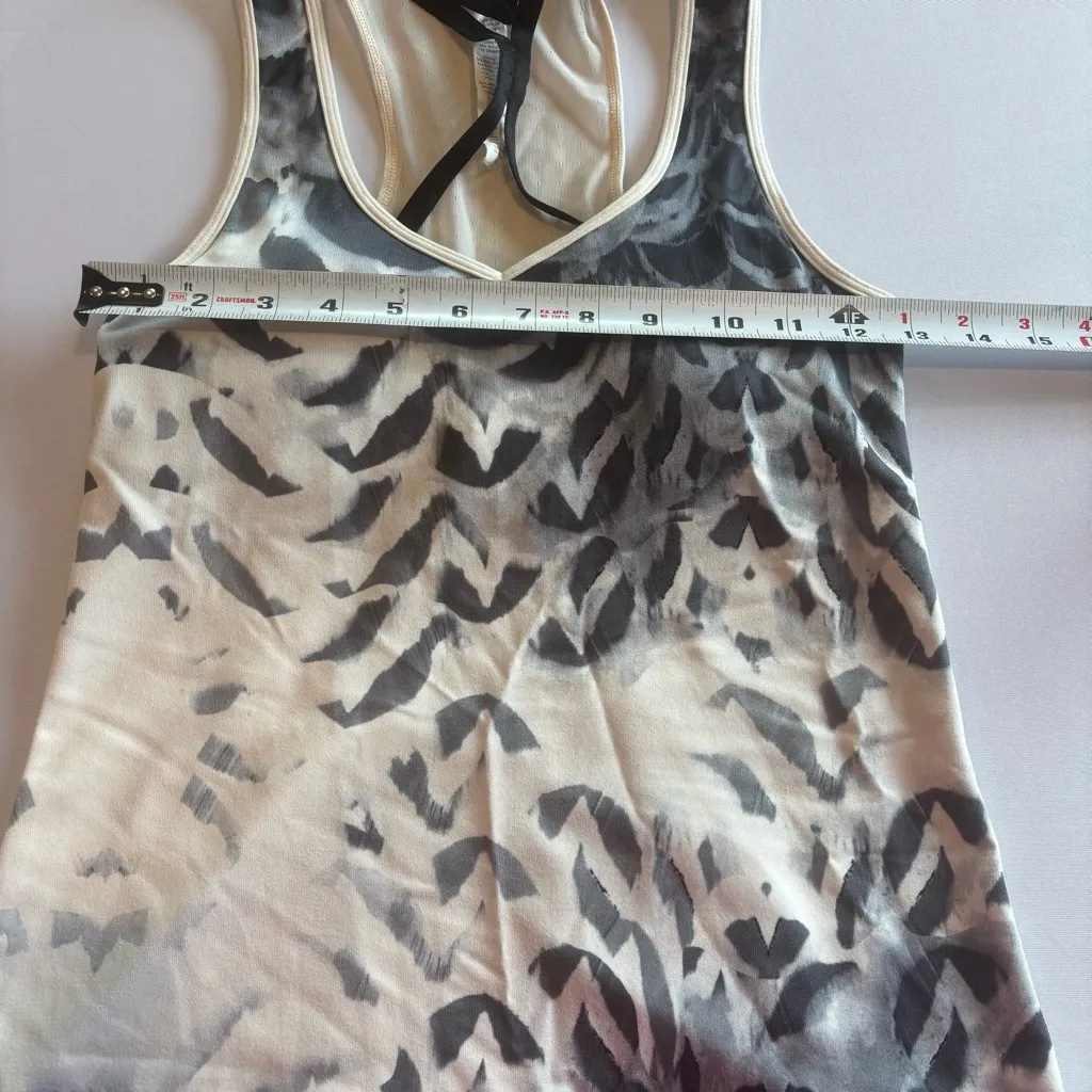 LULULEMON ATHLETICA Women’s Racerback Athletic Workout Top w/ Built In‎ Bra Sz 6 - Image 8