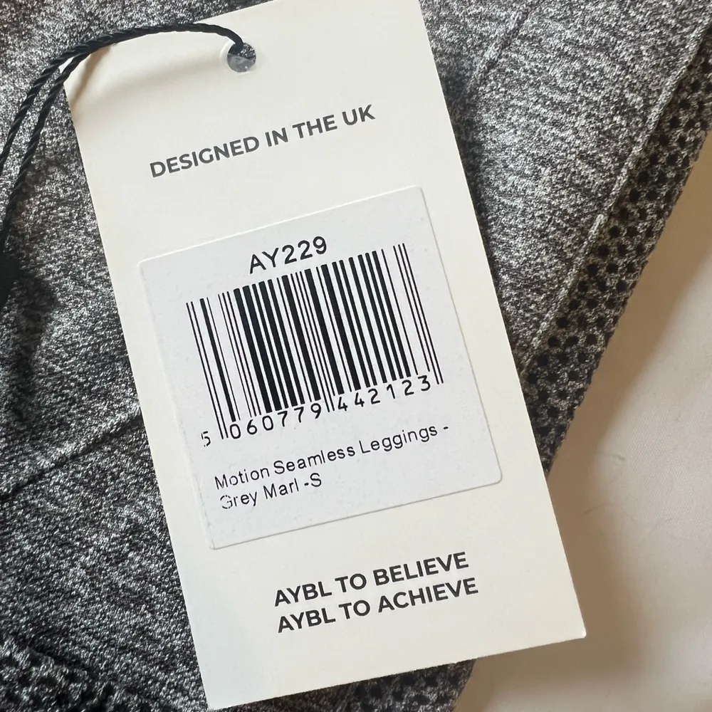 NEW AYBL Motion Seamless Leggings in color grey marl size small - Image 5