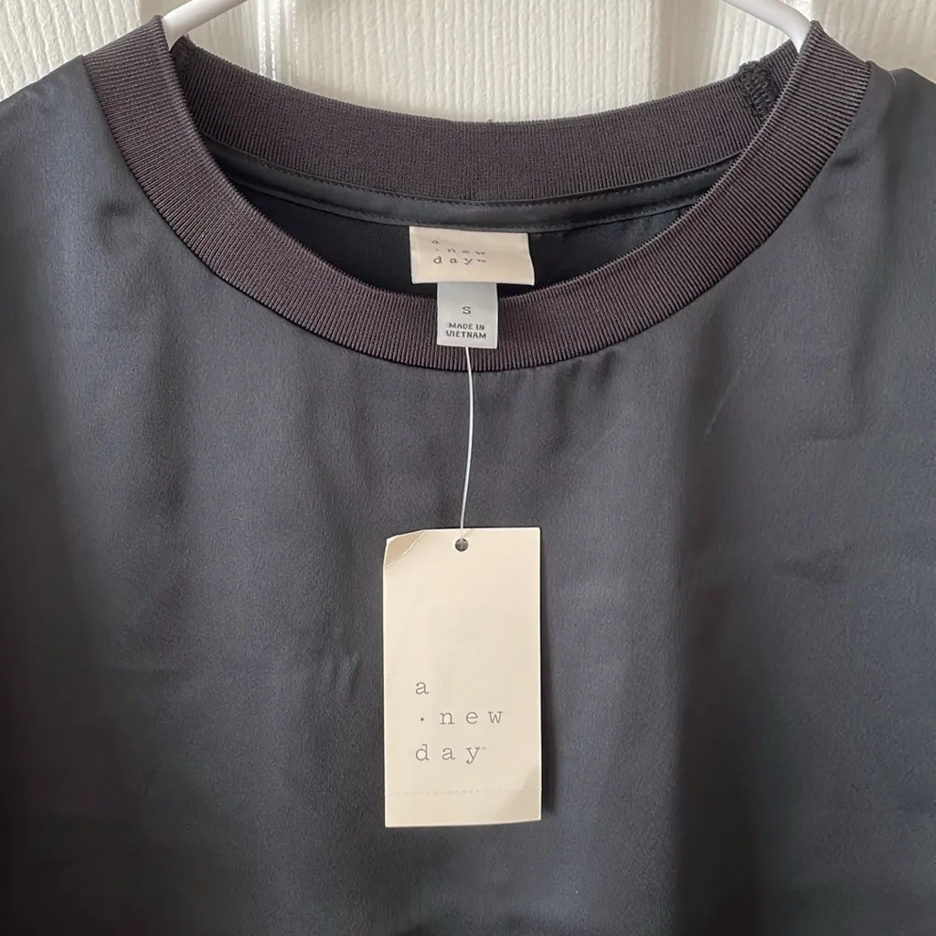 A new day short sleeve satin blouse - Image 5