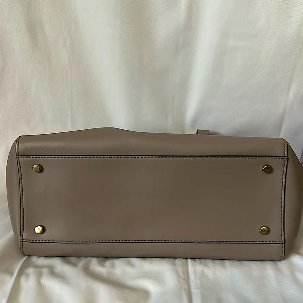 Kate Spade Authentic Gorgeous Light Gray/Taupe Leather Bag Purse 🌺🌺 - Image 7