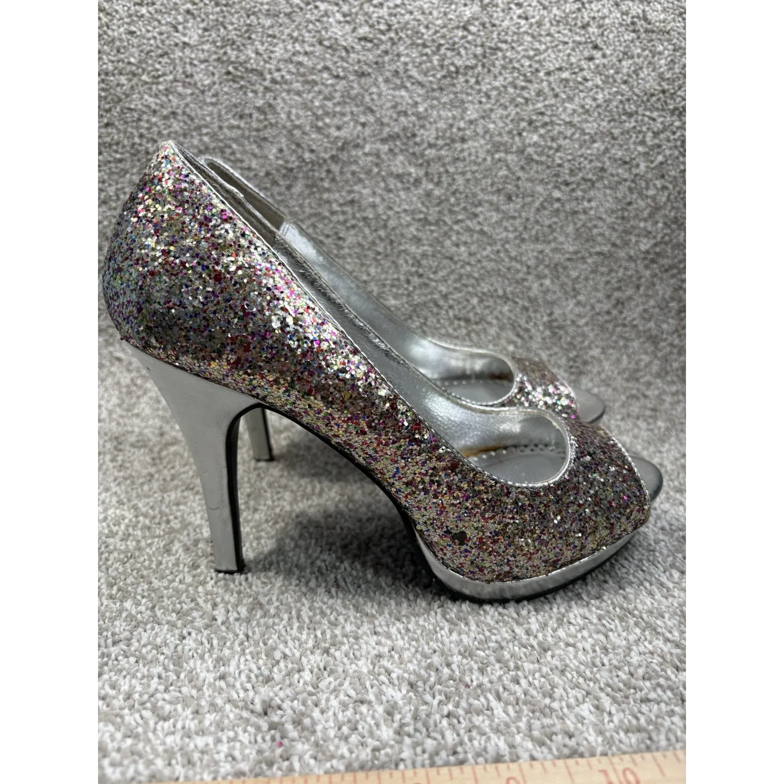 Women's 8M Silver Glitter High Heel Pumps Peep Toe Party Shoes Holiday NYE Size 8 - Image 10