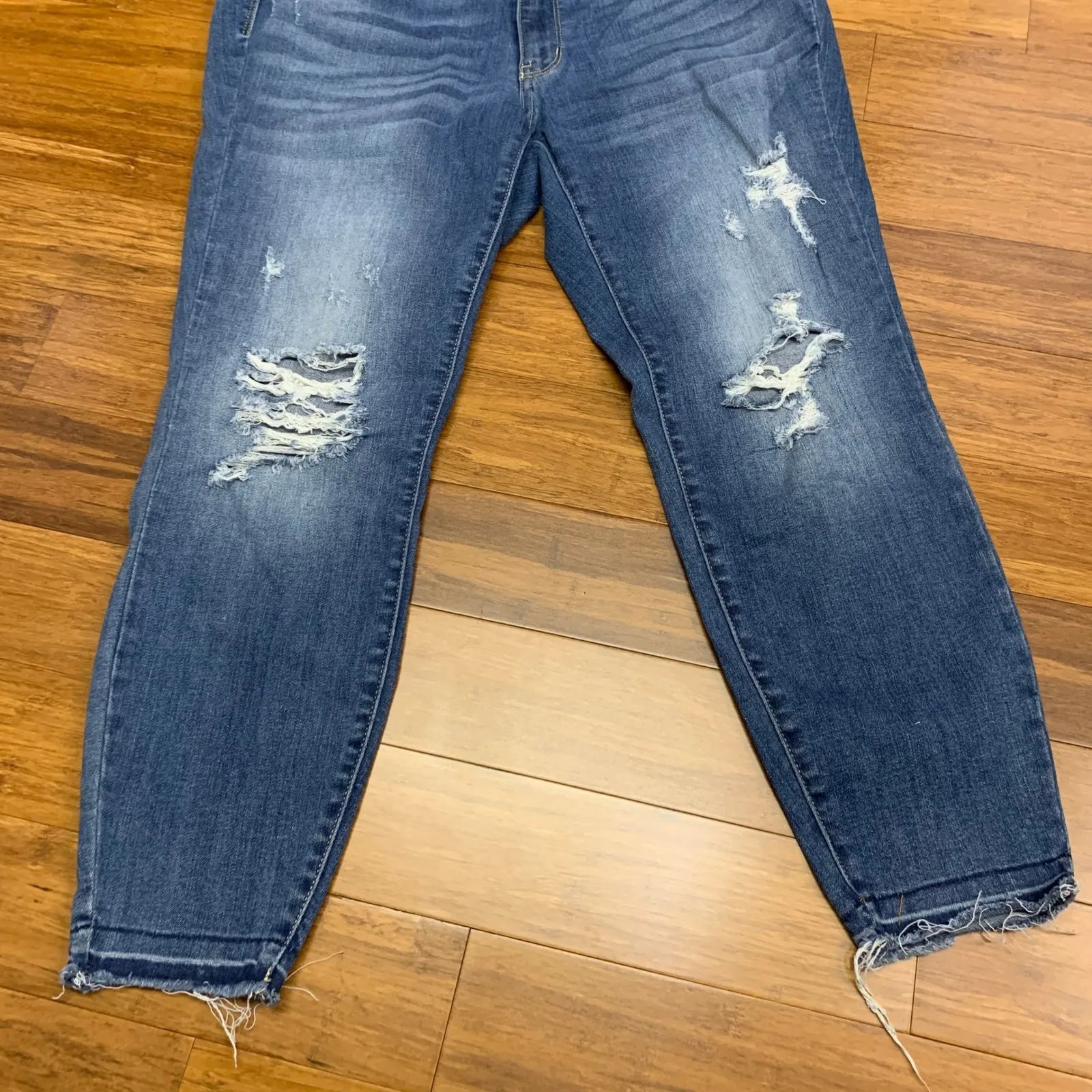 Judy Blue Distressed Skinny Jeans Womens‎ Size 14 Medium Wash Denim Frayed Hem - Image 3