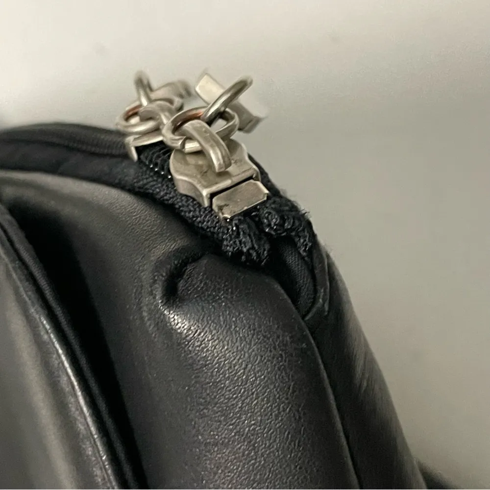 HOBO Purse Crossbody Leather Wallet Credit Card Slots Pen Adjustable Soft Black - Image 9