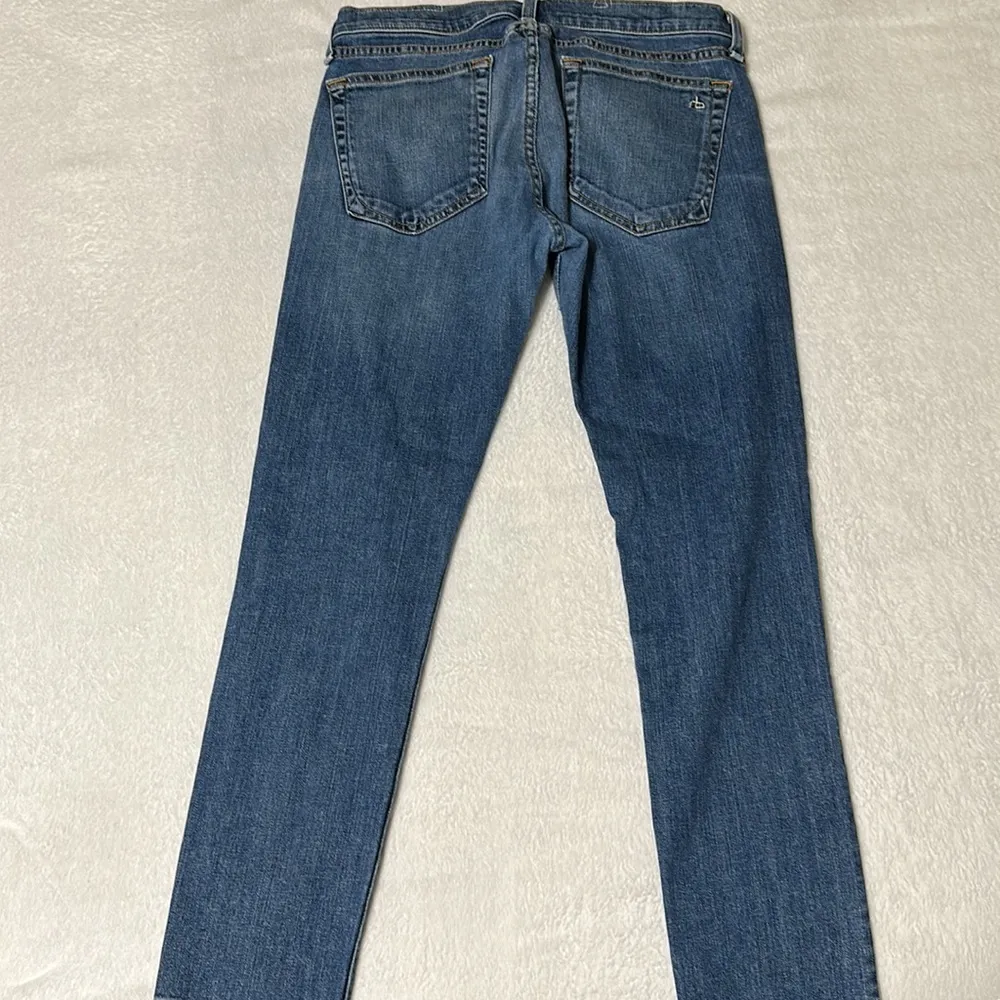 rag & bone
The Dre Slim Boyfriend Crop Jeans in Livingston 27 - Image 9
