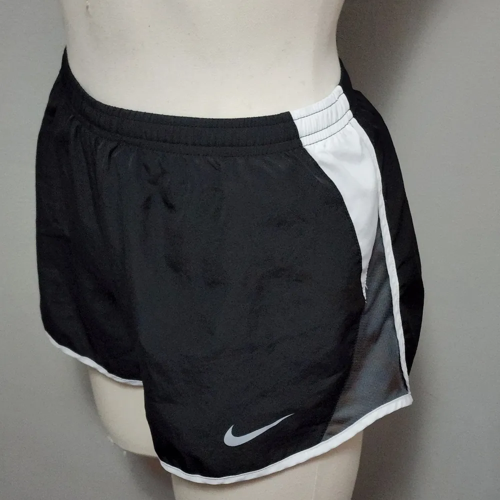 Nike 10K Classic Running Shorts Black White Size Medium - Image 8