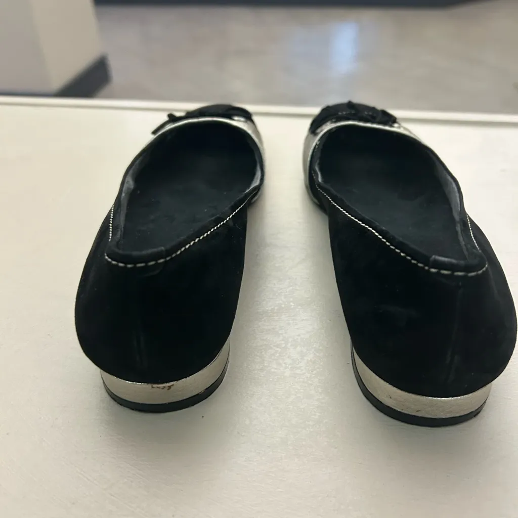 Flats Chic Black and Silver Women's Flats see measurements- could not find size - Image 3