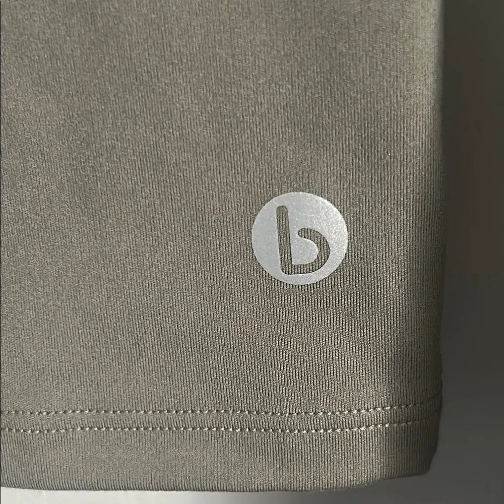 New Cotton On Buttery Soft Stretch Fitted Long Sleeve Athletic Workout T-Shirt - Image 6